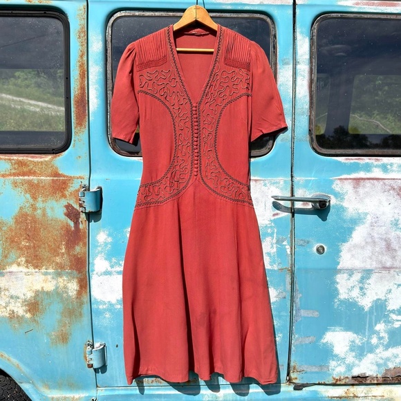 American Vintage Dresses & Skirts - 1930s terracotta red rayon crepe day dress w/ contrast squiggle soutache